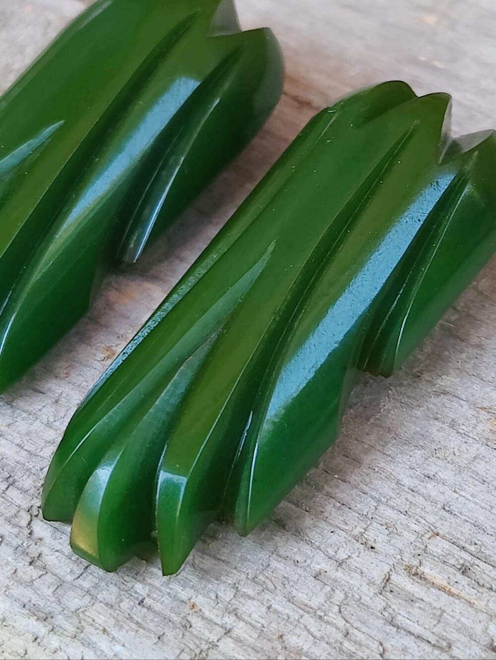 Vintage Art Deco Bakelite Dress Clips - Picture 3 of 6